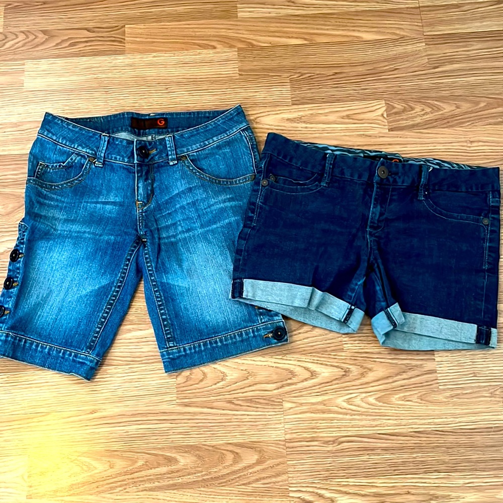 *Last Day**Moving Sale* G by Guess Denim Shorts